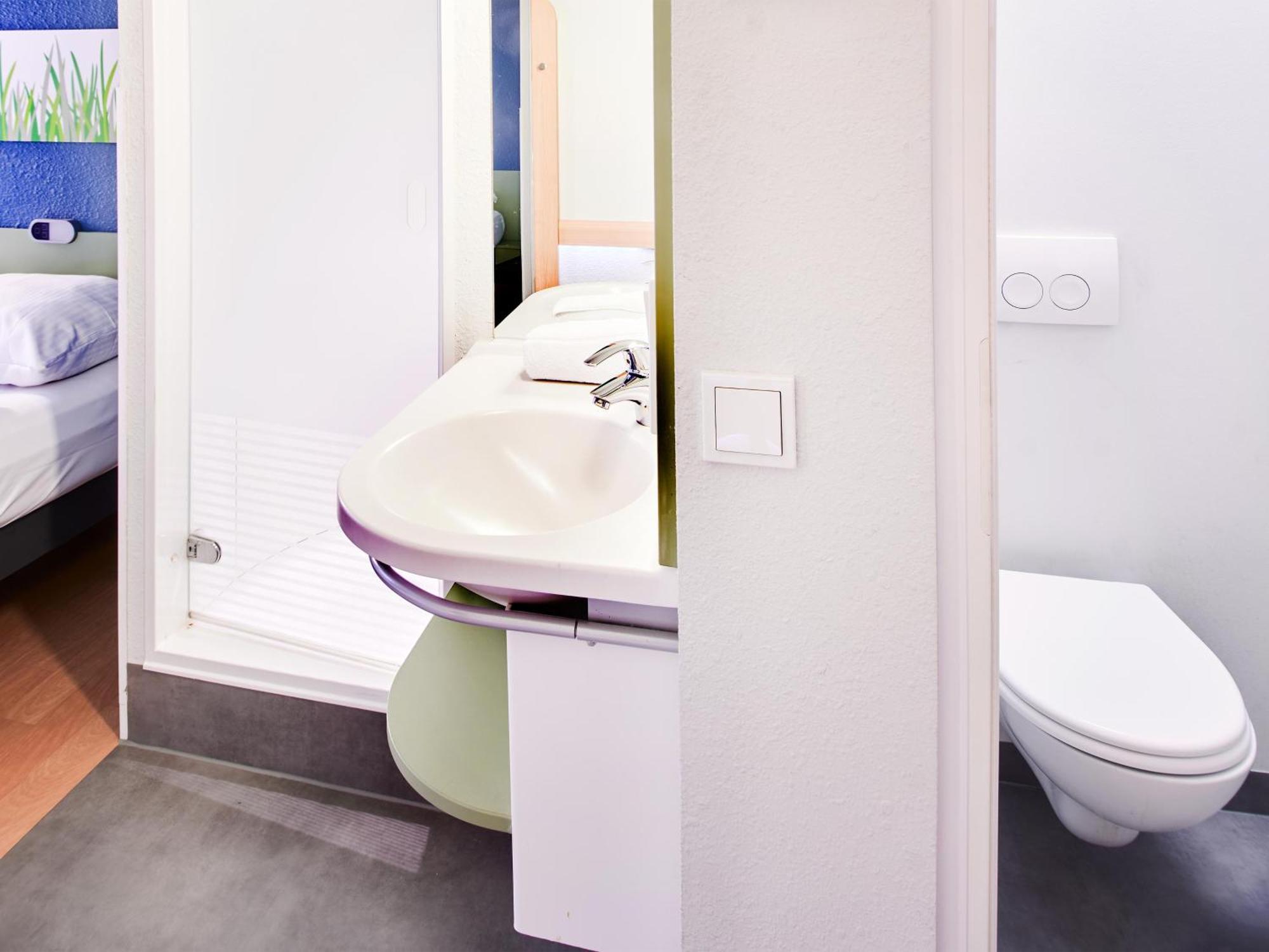 B&B Hotel Hannover-Laatzen Exteriör bild